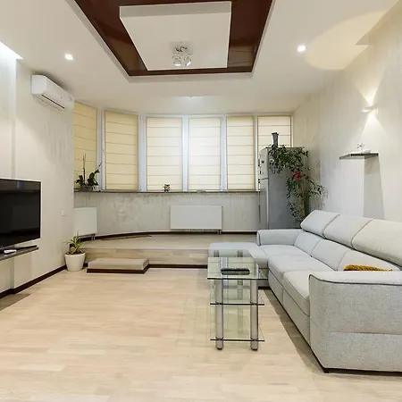 Apartamento On Dragomirova *