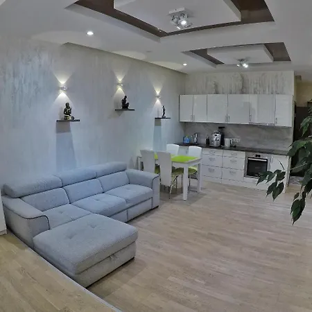 On Dragomirova Apartamento Kiev